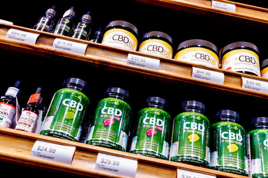 Bei der Auswahl eines CBD-Produkts sind einige wichtige Fragen zu stellen. (Jonathan Weiss/123rf)